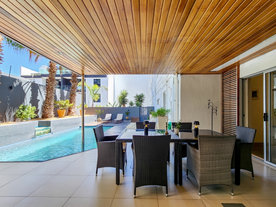 2 Bedroom Property for Sale in Sea Point Western Cape